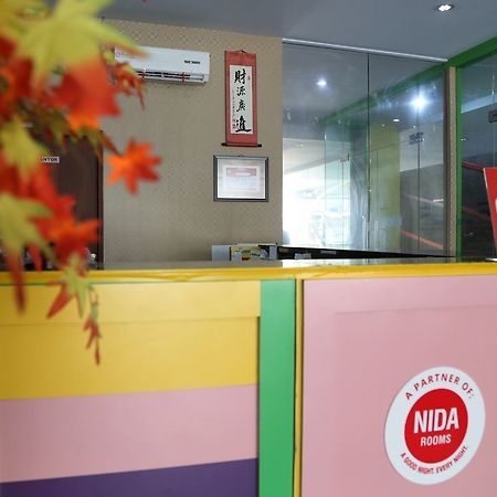 Nida Rooms Makassar Jampea 19536 外观 照片